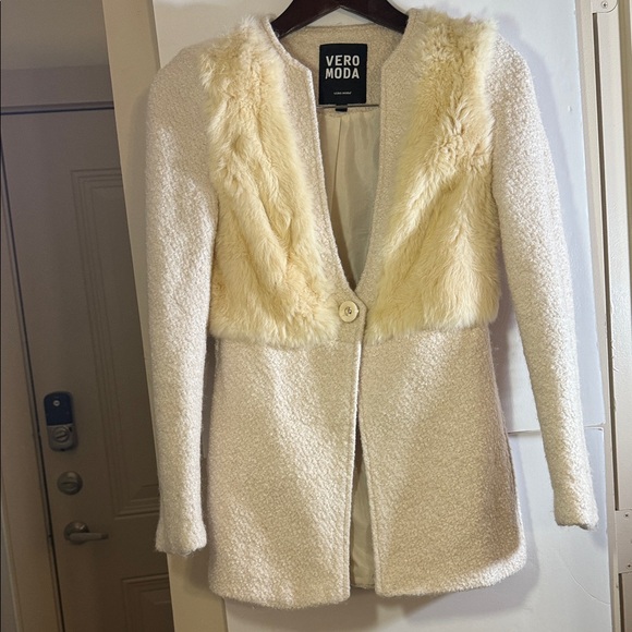 Vero Moda Jackets & Blazers - Vero Moda Women's Cream Teddy Jacket